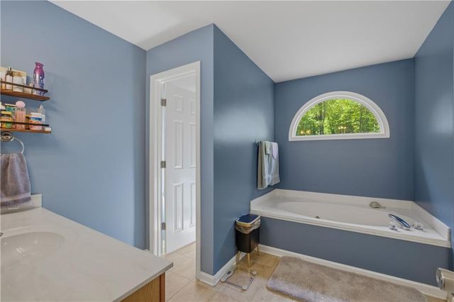 49 TIMBERLAKE Cove NE, Cartersville, GA 30121