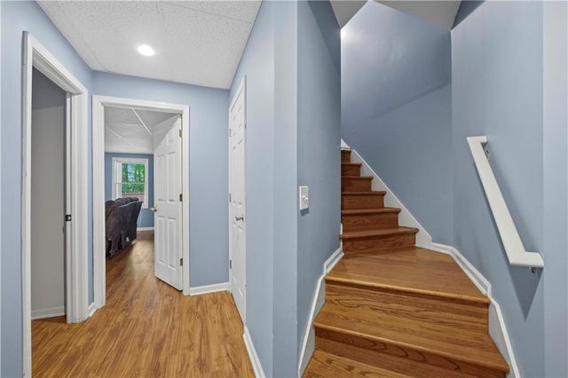 49 TIMBERLAKE Cove NE, Cartersville, GA 30121