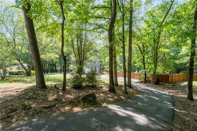 49 TIMBERLAKE Cove NE, Cartersville, GA 30121