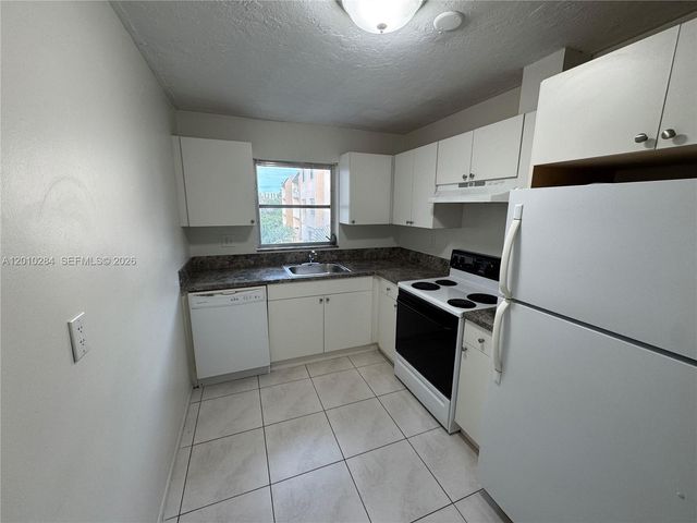 7725 SW 86th St A1-319, Miami, FL 33143