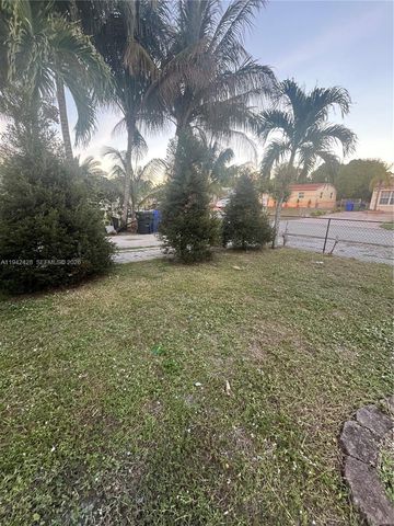 700 N 68th Way, Hollywood, FL 33024