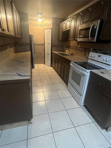 700 N 68th Way, Hollywood, FL 33024