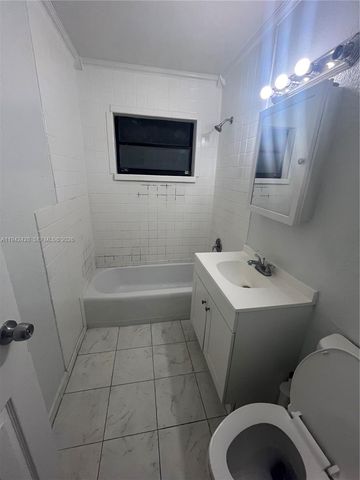 700 N 68th Way, Hollywood, FL 33024