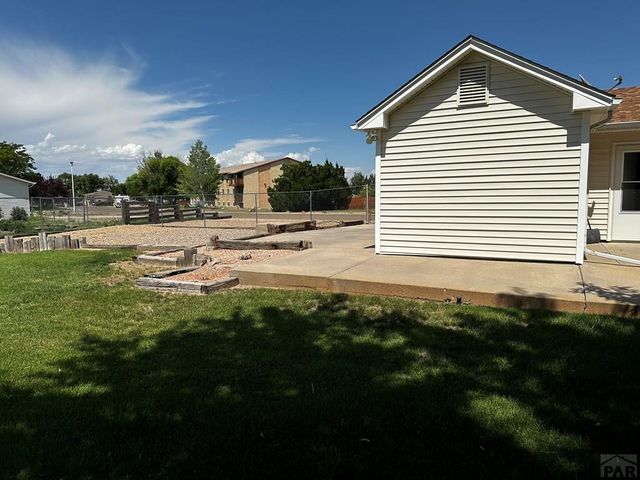 1722 Lincoln Ave, La Junta, CO 81050