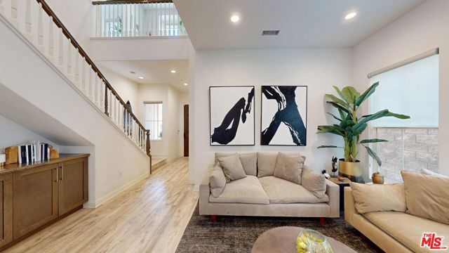 20607 W Chestnut Circle, Porter Ranch (los Angeles), CA 91326