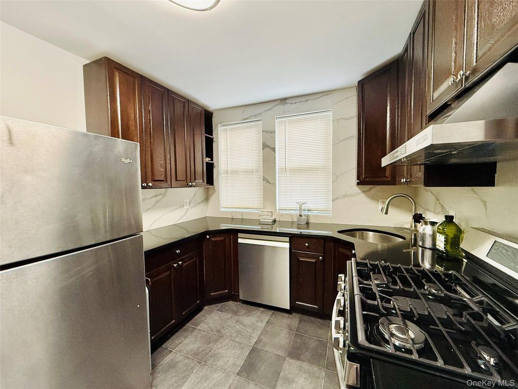1616 Pilgrim Avenue, Bronx, NY 10461 — photo 2