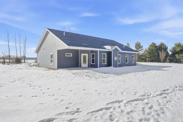 1276 200th Avenue, New Richmond, WI 54017