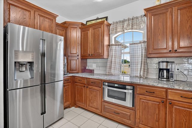 212 Dove Hill Lane, Weatherford, TX 76088