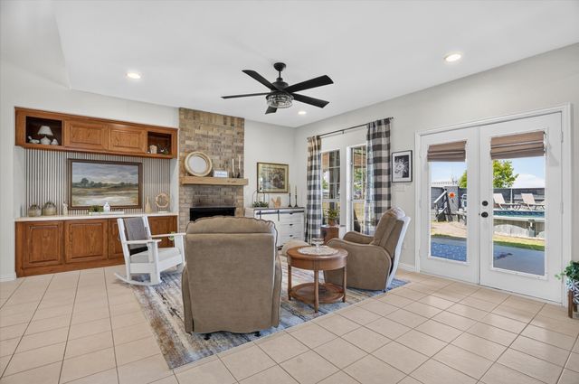 212 Dove Hill Lane, Weatherford, TX 76088