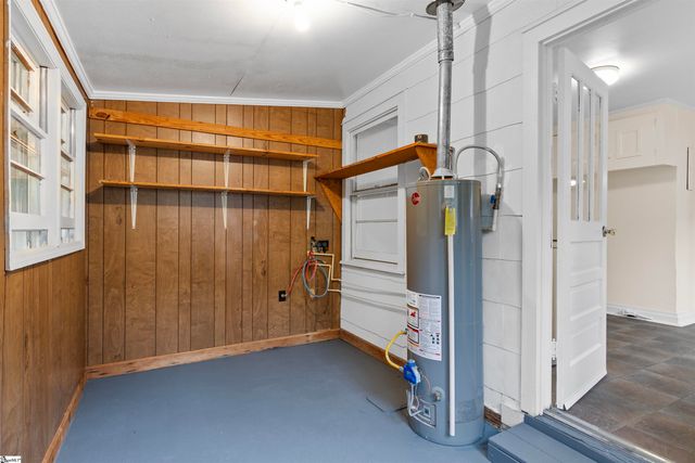509 W Carolina Avenue, Clinton, SC 29325