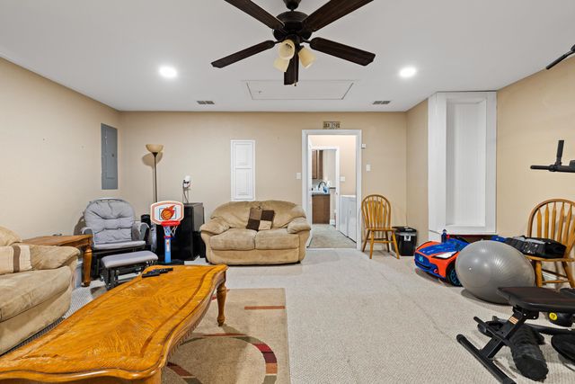 104 Kenswick St., Henderson, TX 75652