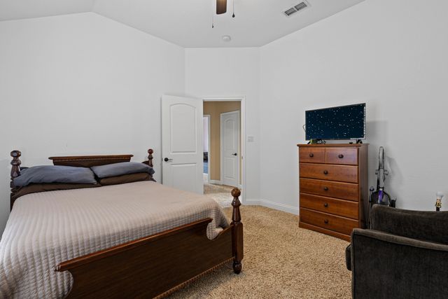 104 Kenswick St., Henderson, TX 75652