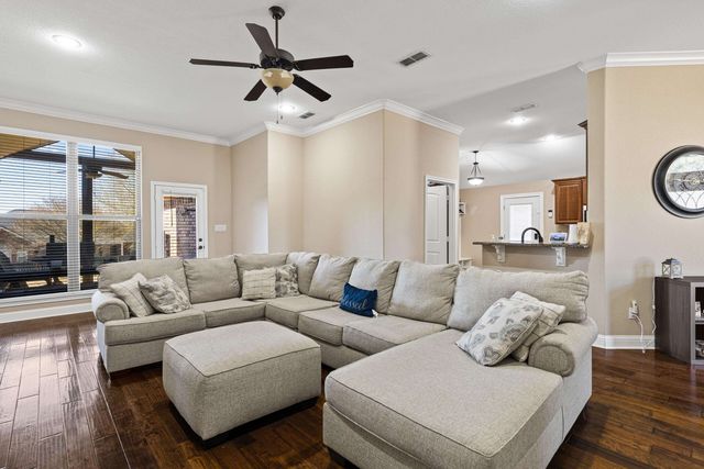 104 Kenswick St., Henderson, TX 75652