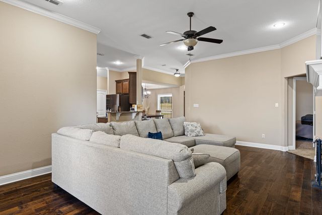 104 Kenswick St., Henderson, TX 75652