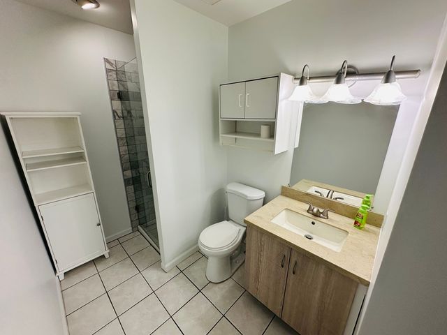 803 Brook Drive 5, Streamwood, IL 60107