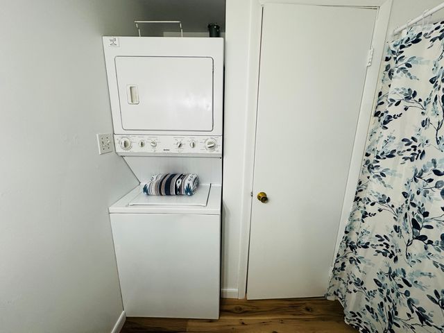 803 Brook Drive 5, Streamwood, IL 60107