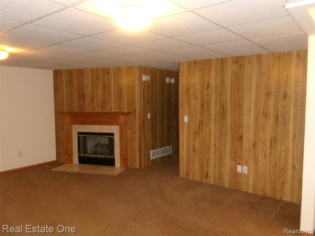 62181 Arlington Circle 4, South Lyon, MI 48178