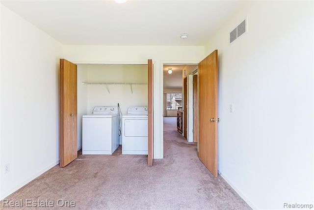 62181 Arlington Circle 4, South Lyon, MI 48178