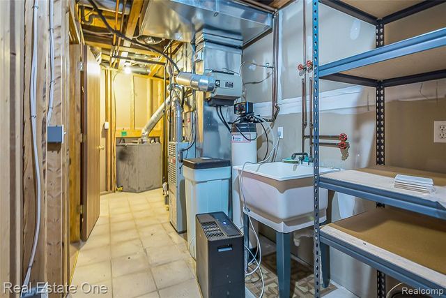 62181 Arlington Circle 4, South Lyon, MI 48178