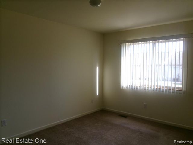 62181 Arlington Circle 4, South Lyon, MI 48178