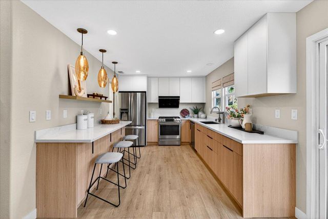 217 Heartwood Lane, Mountain View, CA 94041