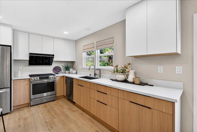 217 Heartwood Lane, Mountain View, CA 94041