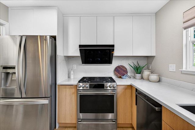 217 Heartwood Lane, Mountain View, CA 94041