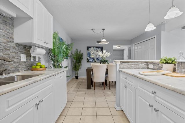 145 N PEARL LAKE CAUSEWAY 106, Altamonte Springs, FL 32714