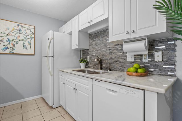 145 N PEARL LAKE CAUSEWAY 106, Altamonte Springs, FL 32714