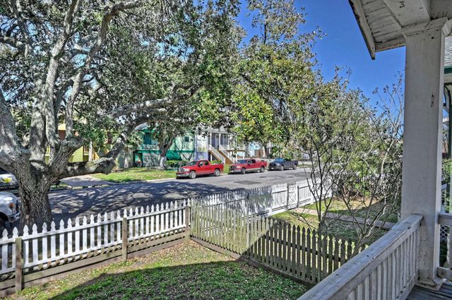 3115 Avenue P 1/2, Galveston, TX 77550