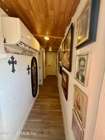 104 CHURCHILL Street, Interlachen, FL 32148