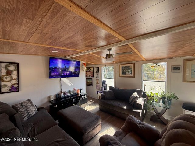 104 CHURCHILL Street, Interlachen, FL 32148