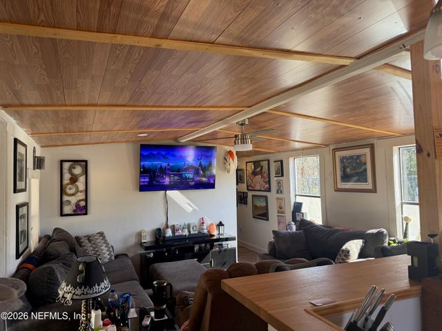 104 CHURCHILL Street, Interlachen, FL 32148