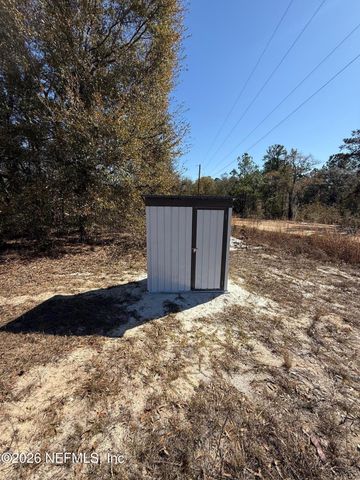 104 CHURCHILL Street, Interlachen, FL 32148