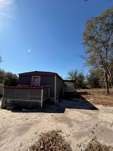 104 CHURCHILL Street, Interlachen, FL 32148