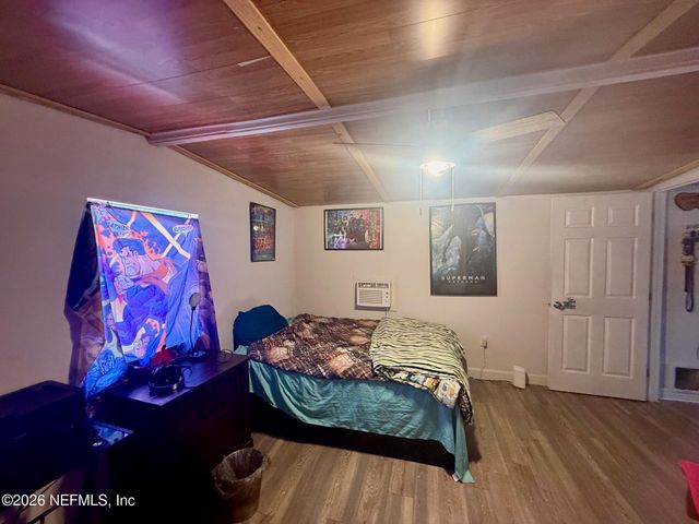 104 CHURCHILL Street, Interlachen, FL 32148