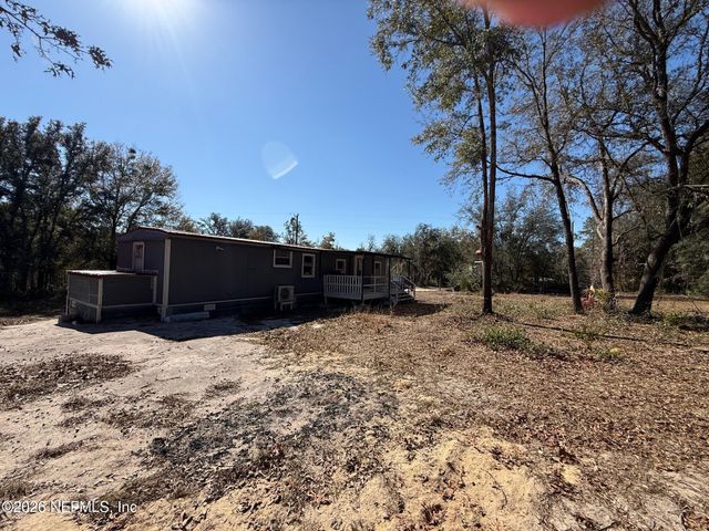 104 CHURCHILL Street, Interlachen, FL 32148