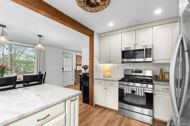 17 Heathcote Road, Carmel, NY 10512