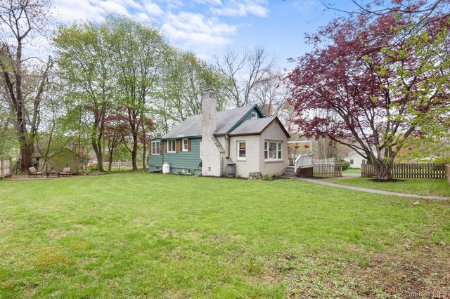 17 Heathcote Road, Carmel, NY 10512