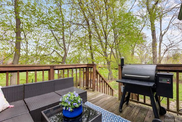 17 Heathcote Road, Carmel, NY 10512