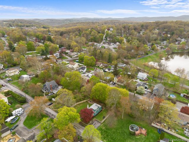 17 Heathcote Road, Carmel, NY 10512