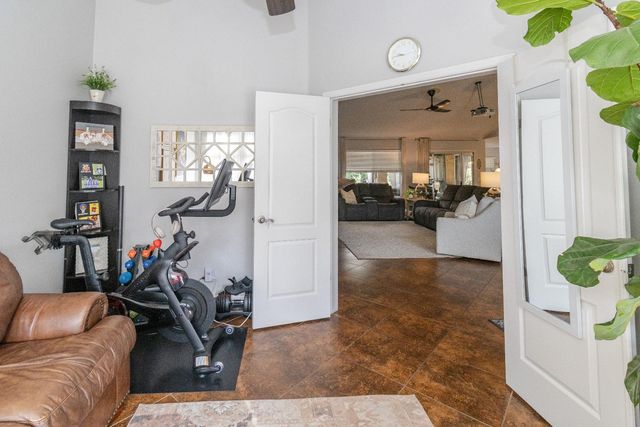 1824 E Lester Avenue, Fresno, CA 93720