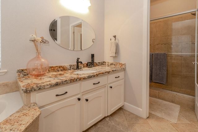 1824 E Lester Avenue, Fresno, CA 93720