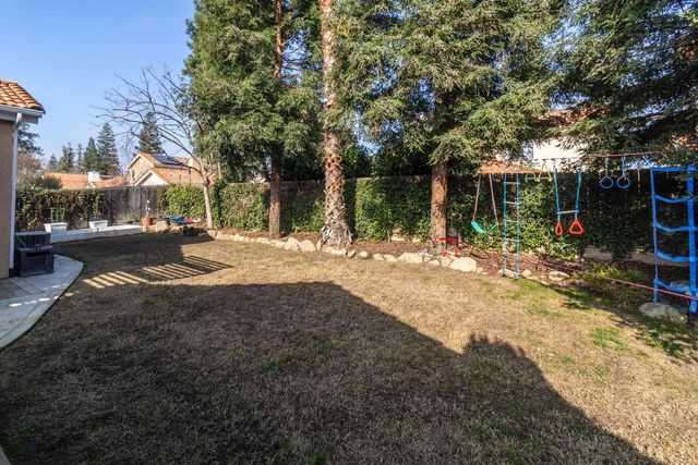 1824 E Lester Avenue, Fresno, CA 93720