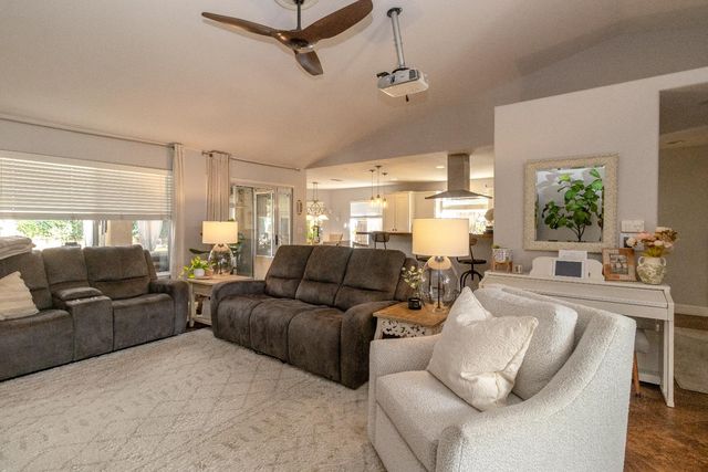 1824 E Lester Avenue, Fresno, CA 93720