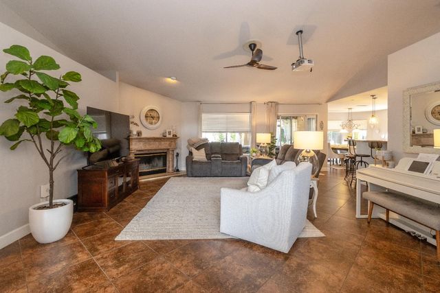 1824 E Lester Avenue, Fresno, CA 93720