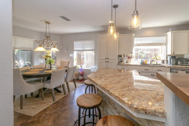 1824 E Lester Avenue, Fresno, CA 93720