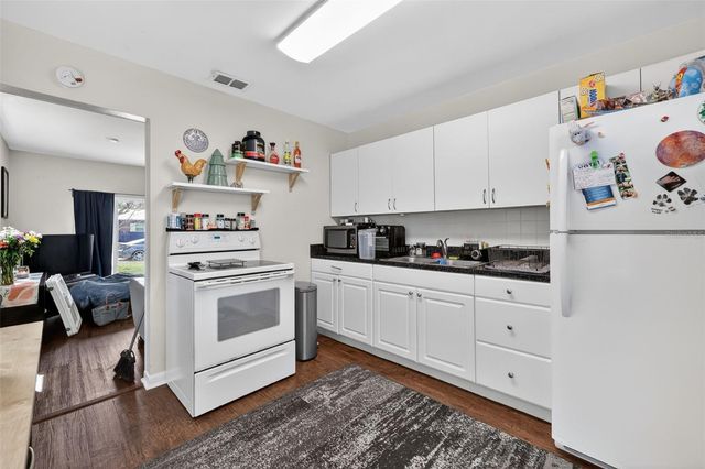 306 E HYDRANGIA STREET, Tampa, FL 33612