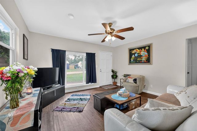 306 E HYDRANGIA STREET, Tampa, FL 33612