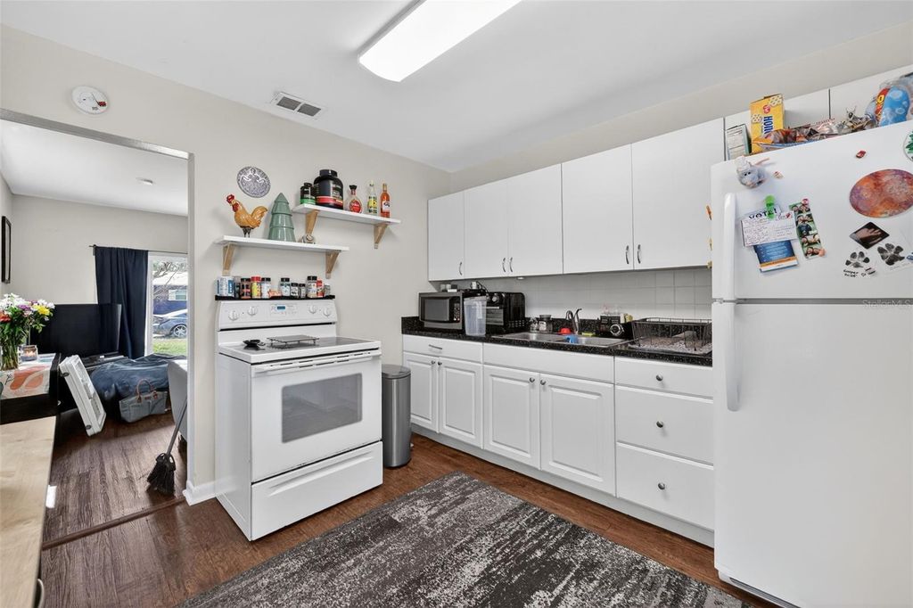 Image 11 of property listing at 306 E HYDRANGIA STREET, Tampa, FL 33612